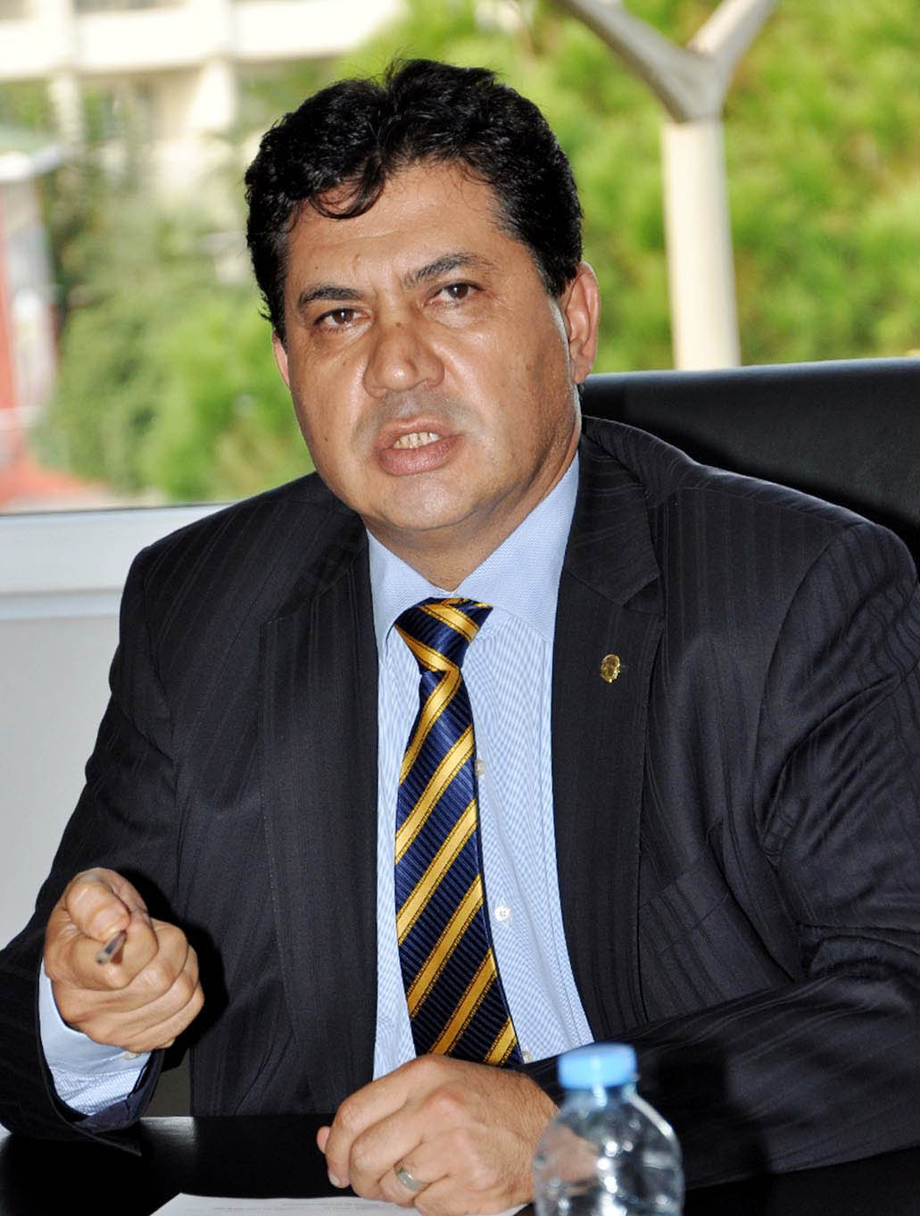 Eski Kemer Belediye Başkanı Mustafa Gül, ‘Nüfuz Ticareti’ ve ‘Dolandırıcılık’ Suçlamasıyla Gözaltında