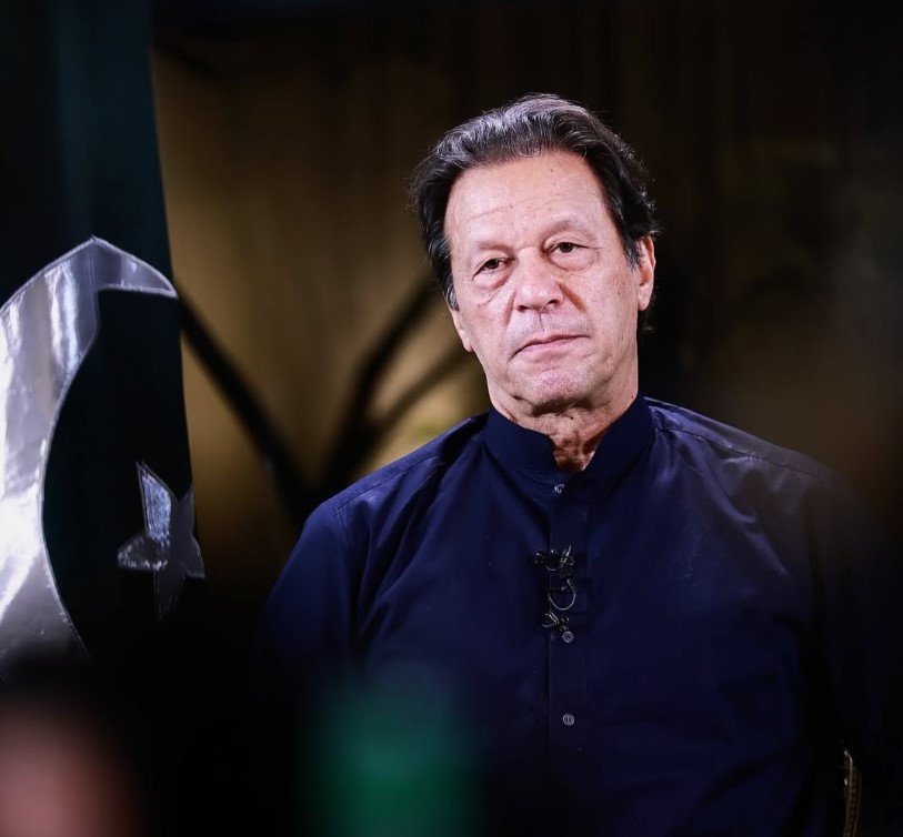 Eski Pakistan Başbakanı İmran Han ve Eşine Yolsuzluk Davasında 17’şer Yıl Hapis Cezası
