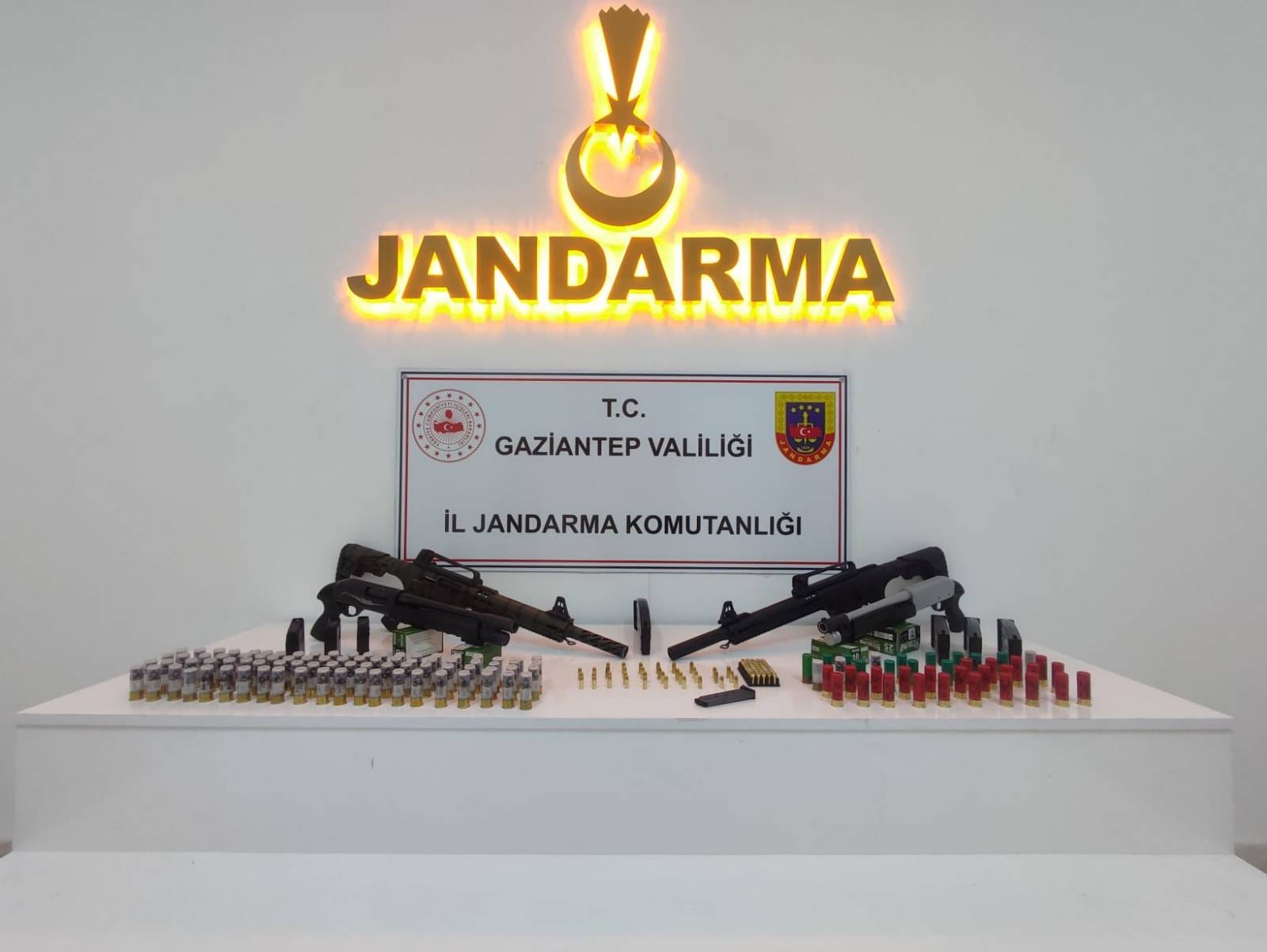 Gaziantep’te Jandarmadan Silah Kaçakçılarına Darbe