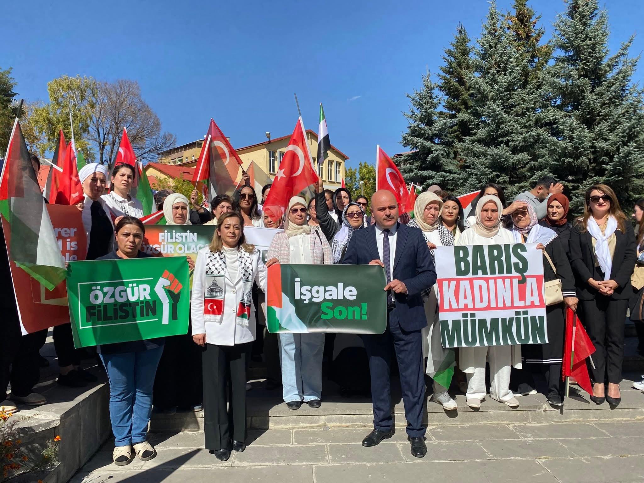 “Gazze İçin Sessiz Çığlık” Etkinliği Kars’ta Da Eş Zamanlı Gerçekleştirildi