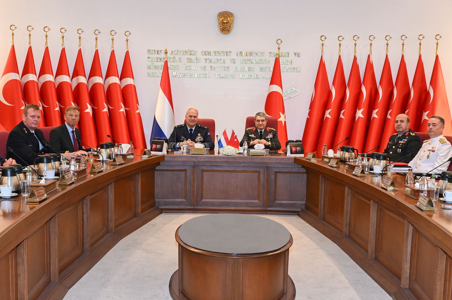 Genelkurmay Başkanı Orgeneral Bayraktaroğlu Hollandalı Mevkidaşı Eichelsheim İle Bir Araya Geldi