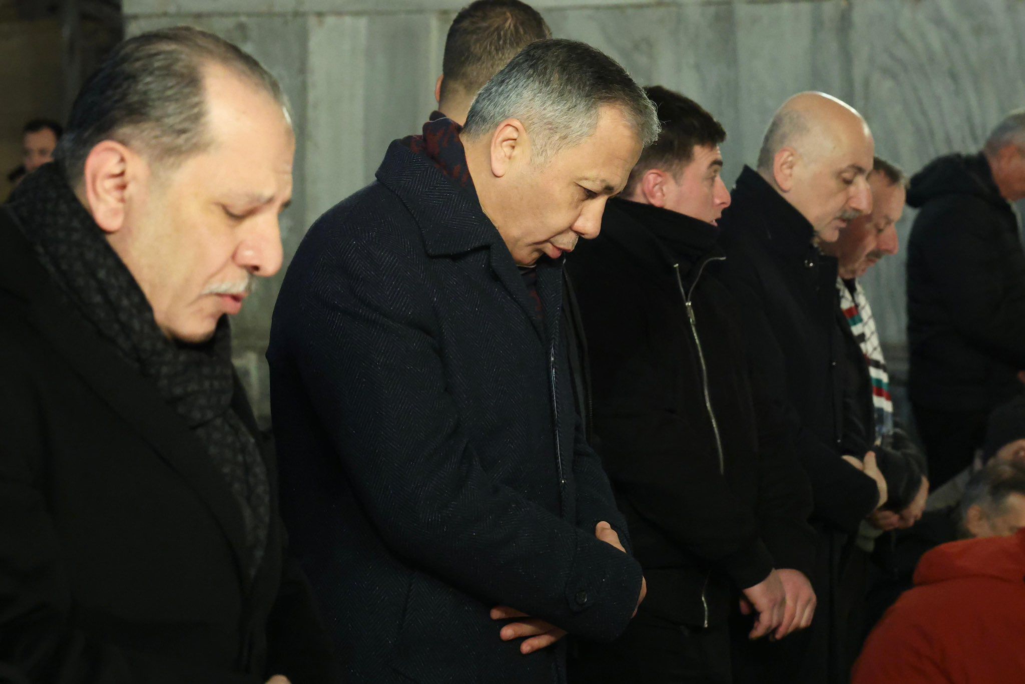 İçişleri Bakanı Ali Yerlikaya’dan Ayasofya’da Sabah Namazı Sonrası Filistin Mesajı