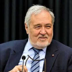 İlber Ortaylı Son Yolculuğuna Dualarla Uğurlandı