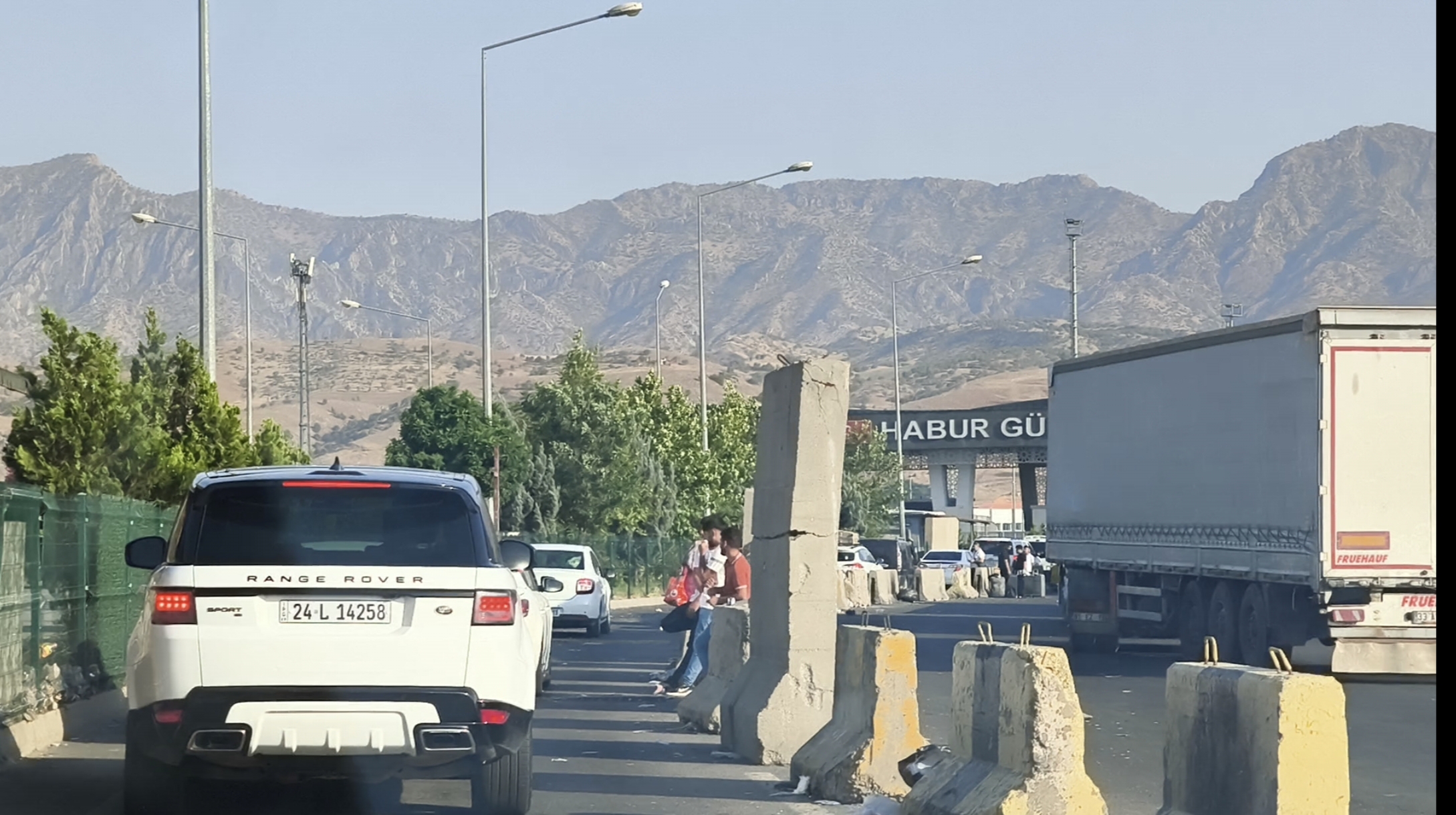 Irak Hava Sahası Kapatıldı, Sınırda Yolcu Yoğunluğu Arttı