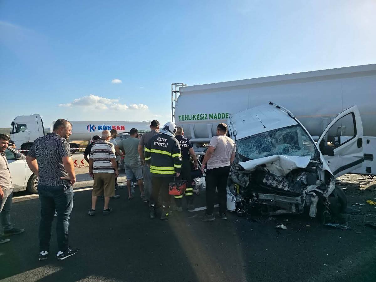 İskenderun’da Otoyolda Kaza