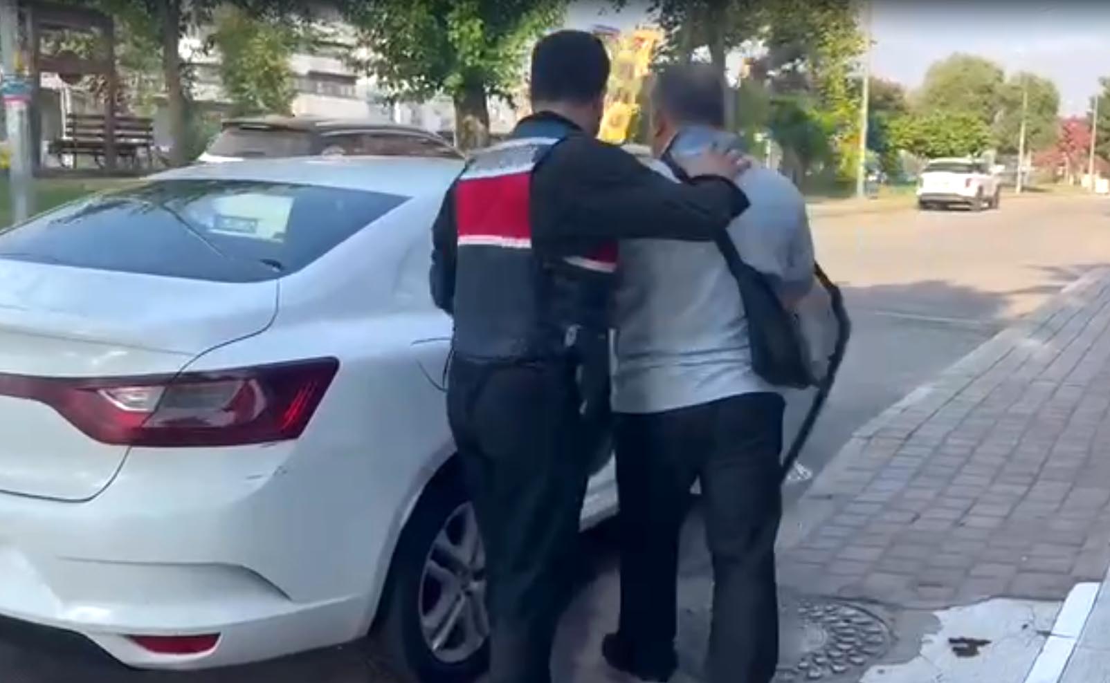 İstanbul Merkezli 8 İlde Sahte Belge Operasyonu: Nüfus Memurlarıyla İş Birliği Yapan 31 Kişi Yakalandı