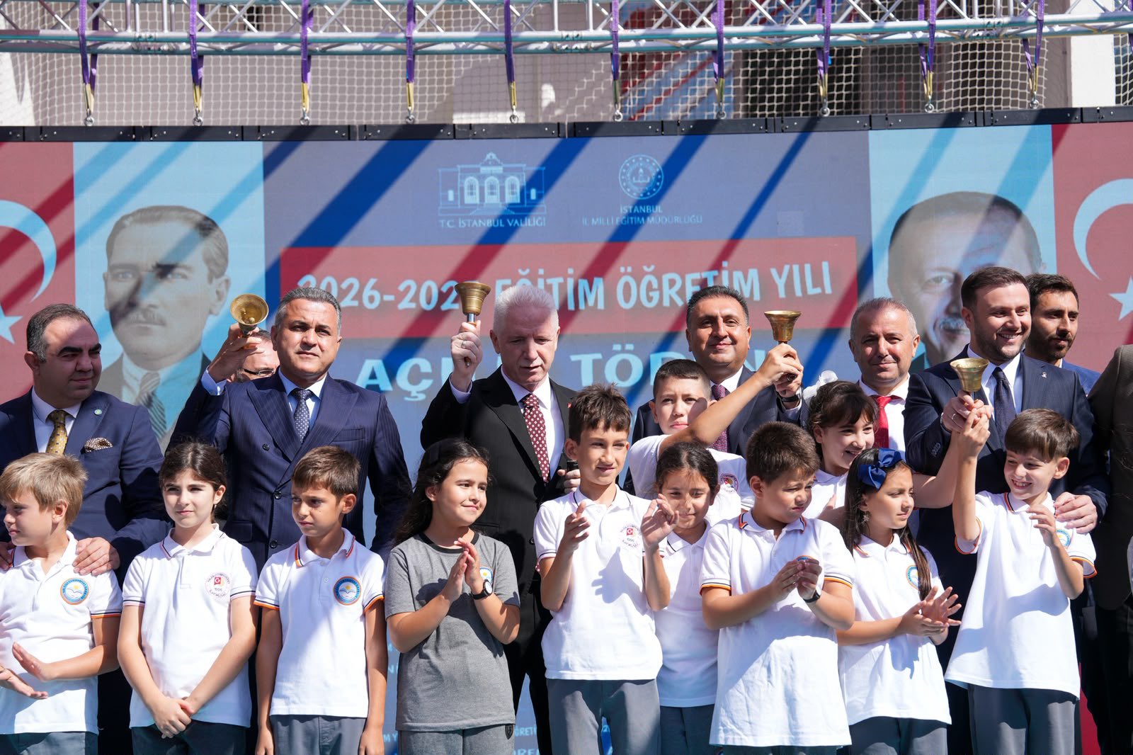 İstanbul’da Yeni Eğitim Yılı İlk Ders Ziliyle Başladı
