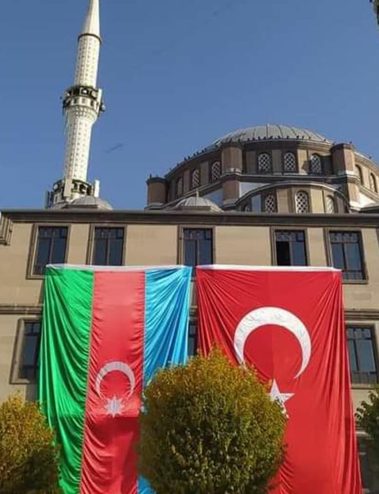 Kars Ehlibeyt Işıklı Camii’nden Karabağ Zaferi’ne Anlamlı Kutlama