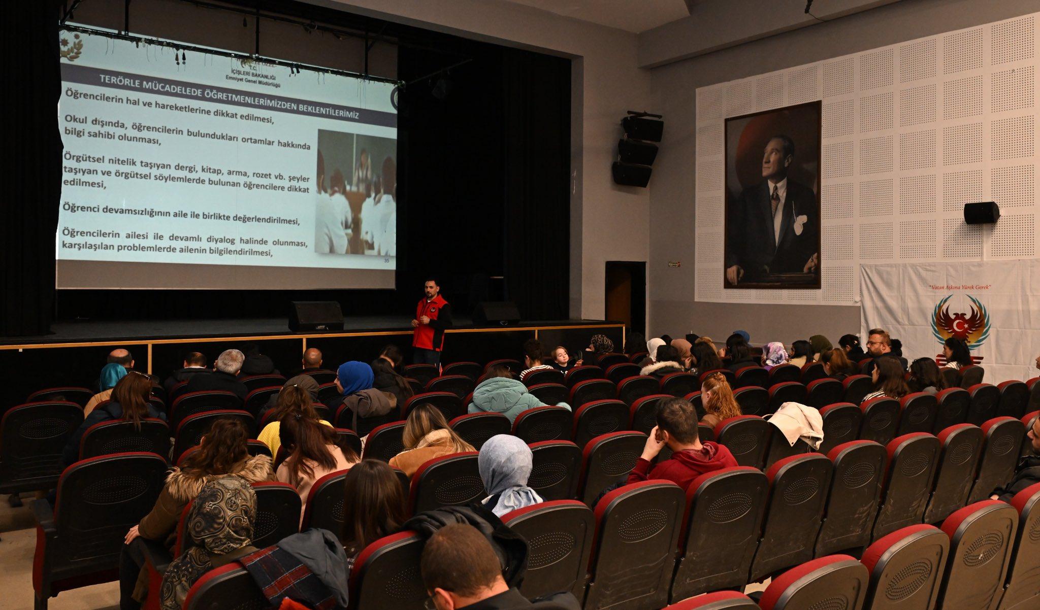 Kars Emniyetinden Öğretmenlere Yönelik Farkındalık Konferansı