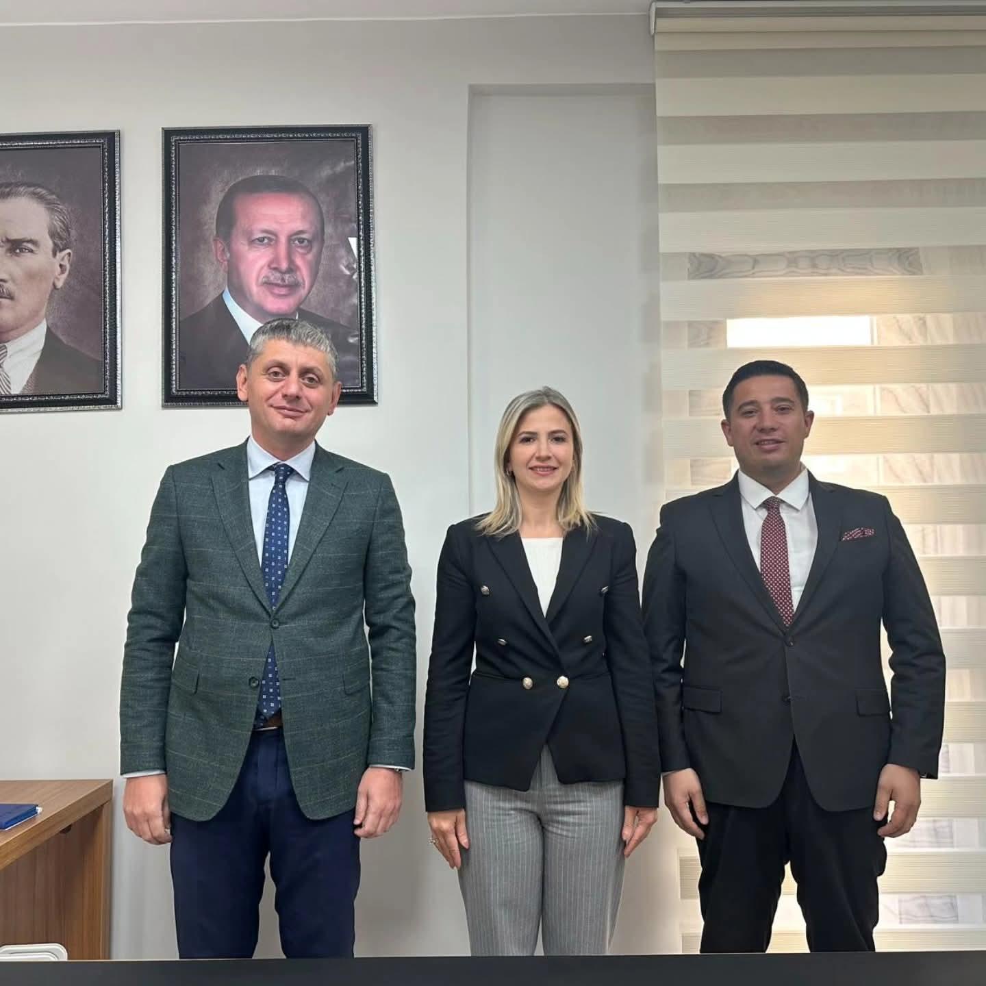 Kars Turizm Müdürü Yığcı ile Gençlik ve Spor Müdürü Başköylü’den Türk Kızılay’ına Ziyaret