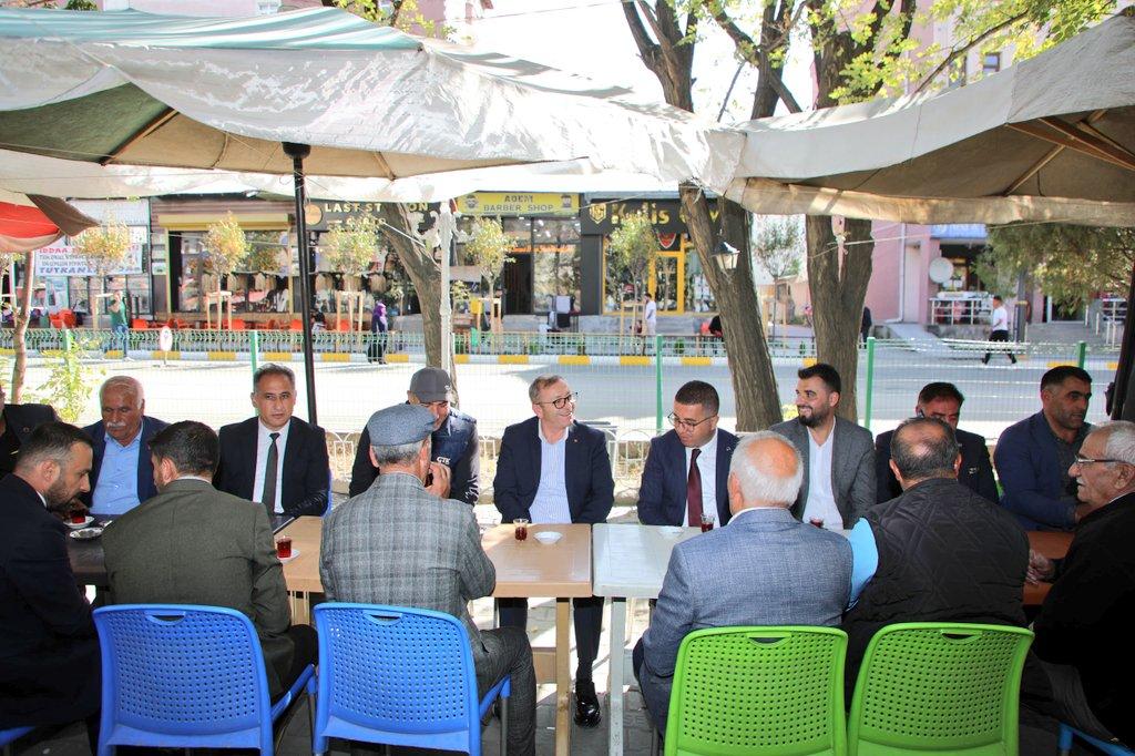 Kars Valisi Ziya Polat Kağızman’da Vatandaşlarla Buluştu, Esnafı Ziyaret Etti