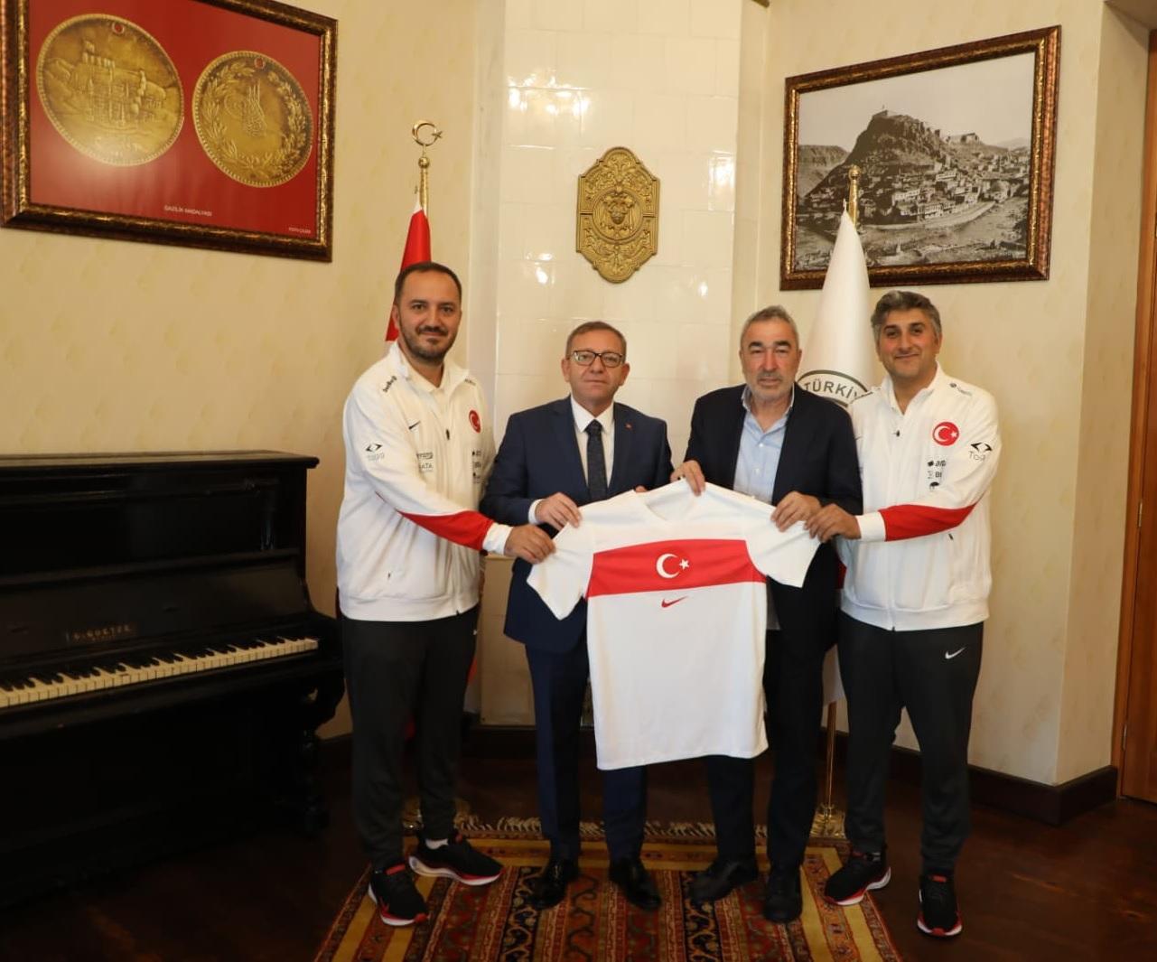 Kars Valisi Ziya Polat, TFF Heyetini Makamında Ağırladı