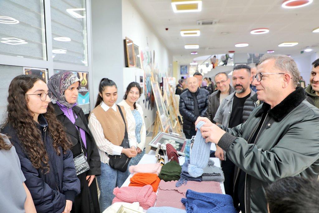 Kars Valisi Ziya Polat, Yurt Sergisi’ni ziyaret etti
