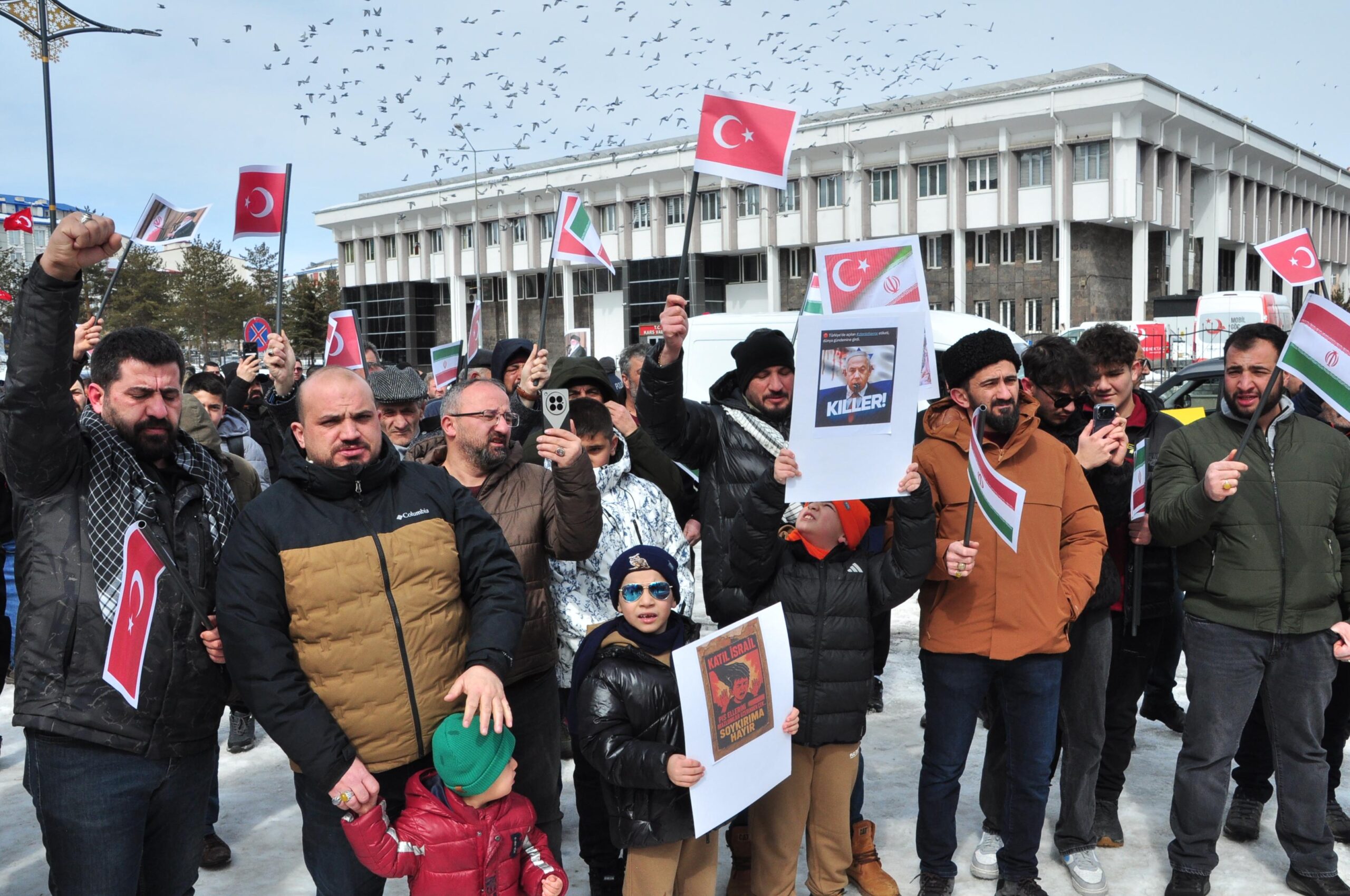 Kars’ta ABD ve İsrail Protestosu: İran’a Yönelik Saldırılarına Tepki