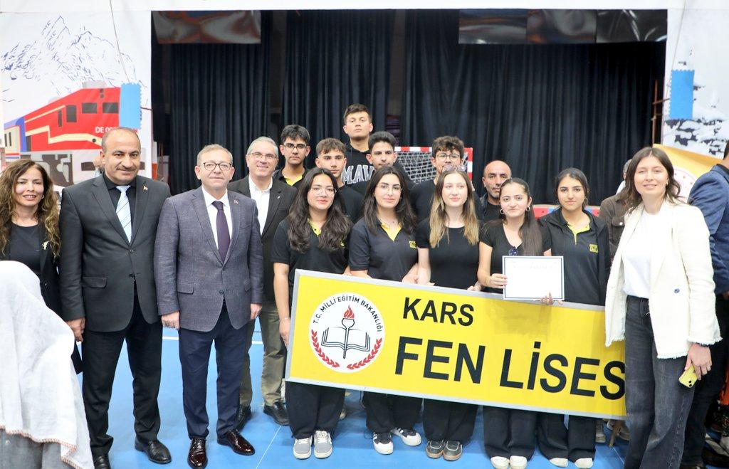 Kars’ta Anadolu’nun Ritmi Yankılandı: 923 Öğrenci Halk Oyunları Şenliği’nde Buluştu