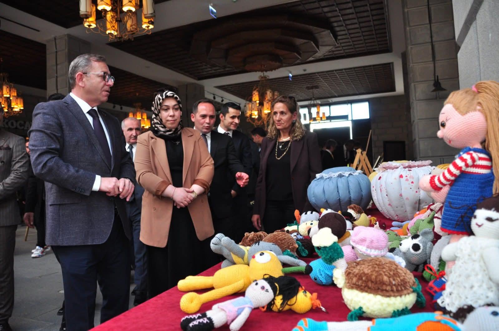 Kars’ta Anlamlı Sergi:Demir Parmaklıkların Ardından Sanata Uzanan Eller