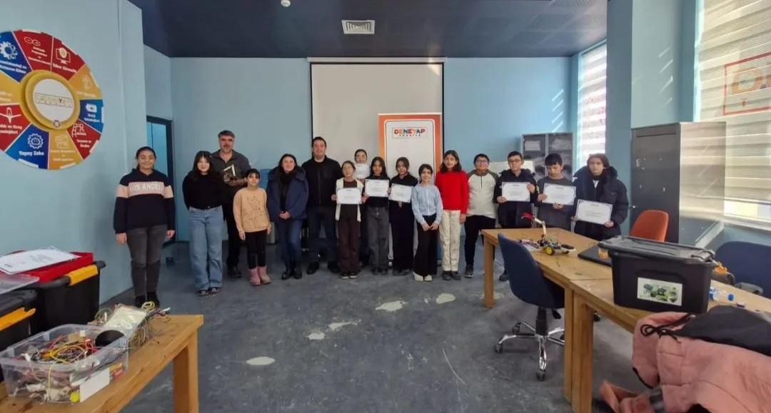 Kars’ta Geleceğin Teknoloji Liderleri Sahneye Çıktı: İleri Robotik Şenliği