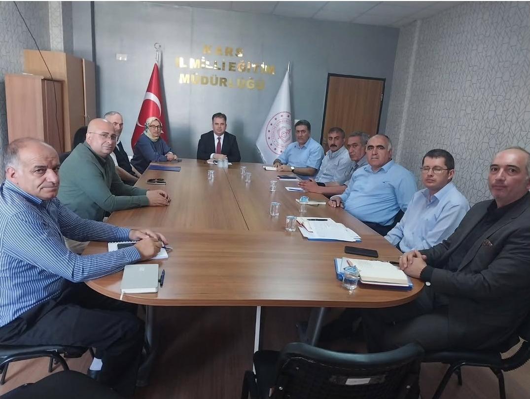 Kars’ta İlçe Millî Eğitim Müdürleriyle Tanışma ve Değerlendirme Toplantısı