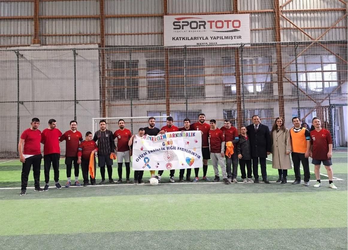 Kars’ta Otizm Farkındalık Günü’nde Sahada Farkındalık ve Dayanışma