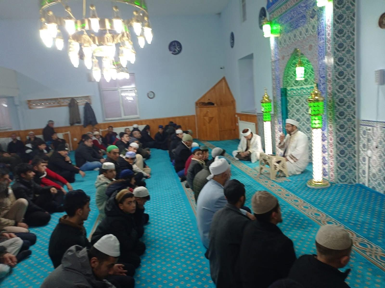 Kars’ta Sabah Namazı Buluşmaları Hafız Paşa Camii’nde Gerçekleştirildi