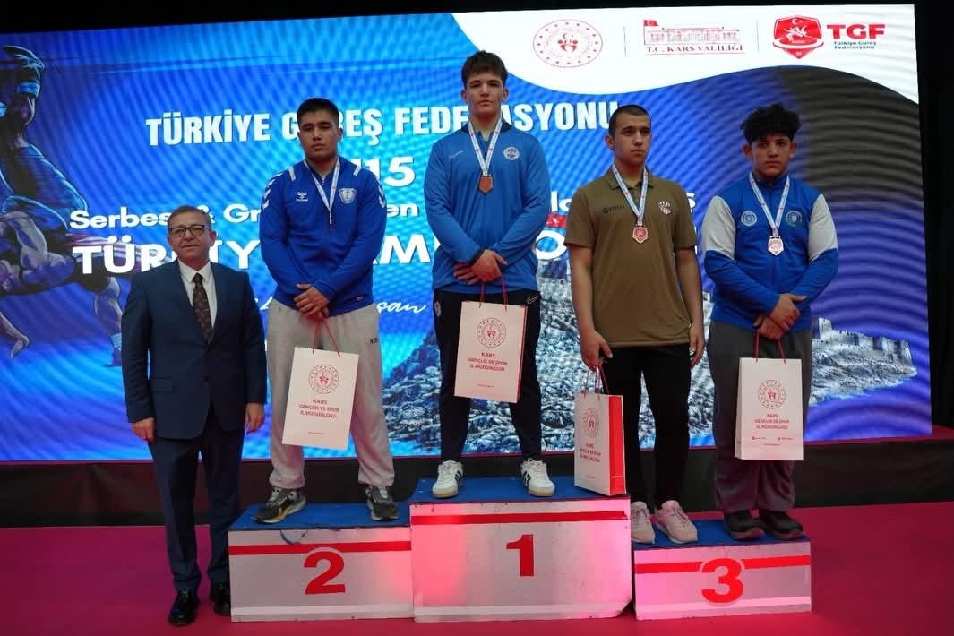 Kars’ta U15 Serbest Stil Güreş Türkiye Şampiyonası Tamamlandı