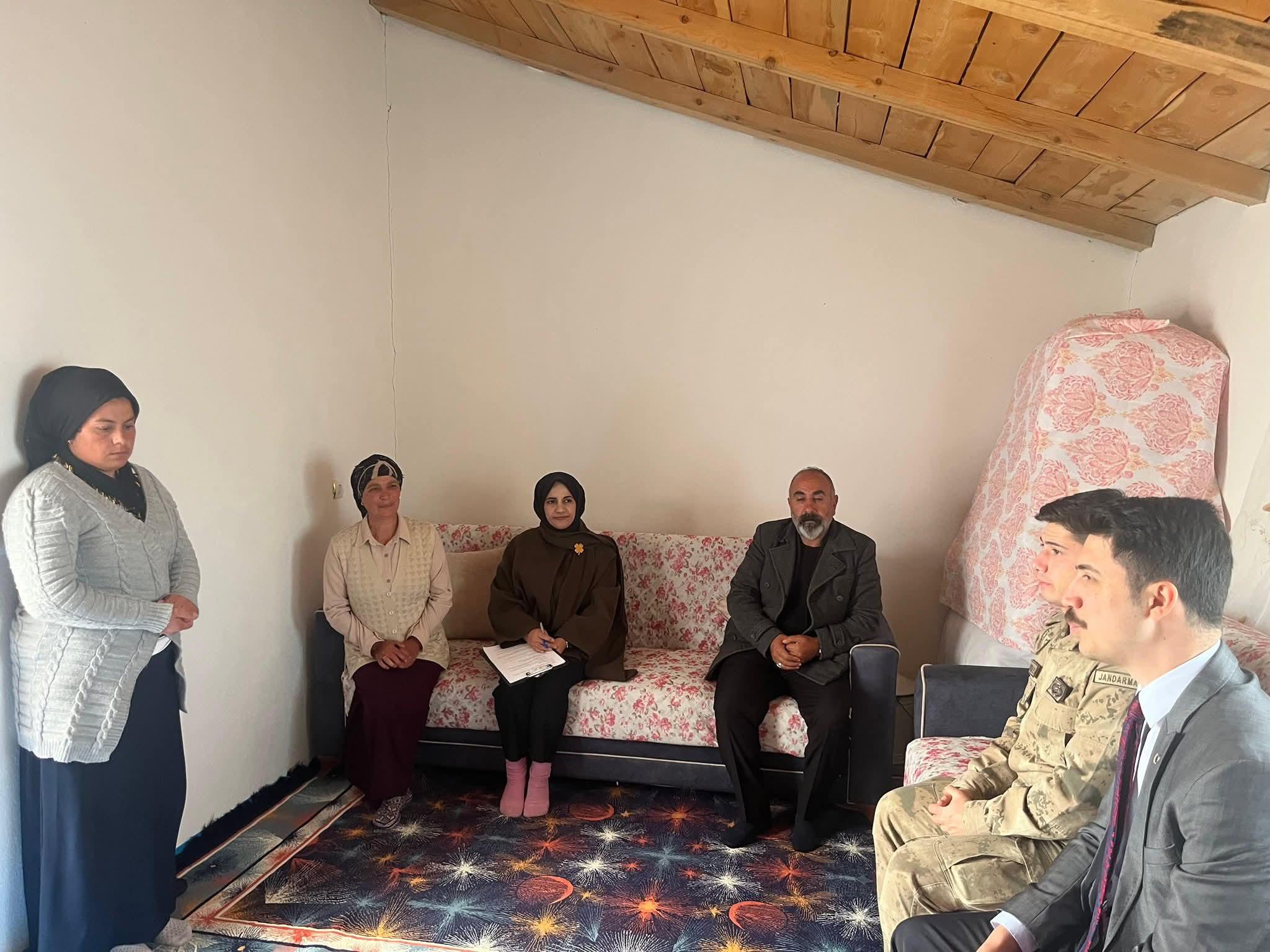 Kaymakam Kahraman, Hane Ziyaretlerini Sürdürüyor