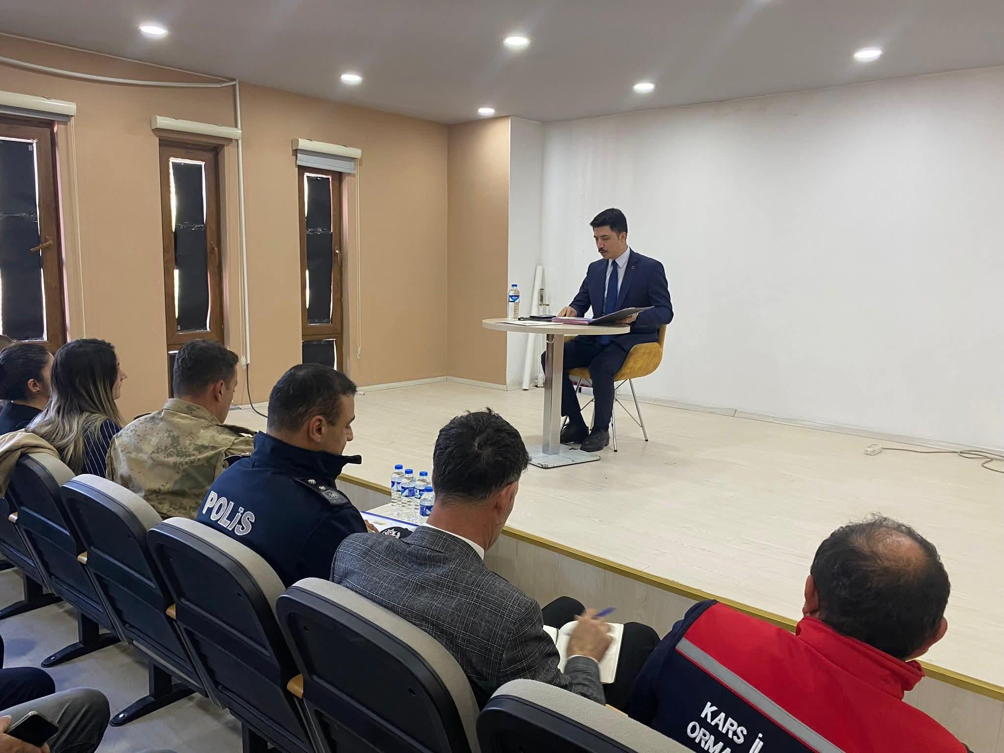 Kaymakam Kahraman, Kurum Amirleri ve Muhtarlarla Değerlendirme Toplantısı Yaptı