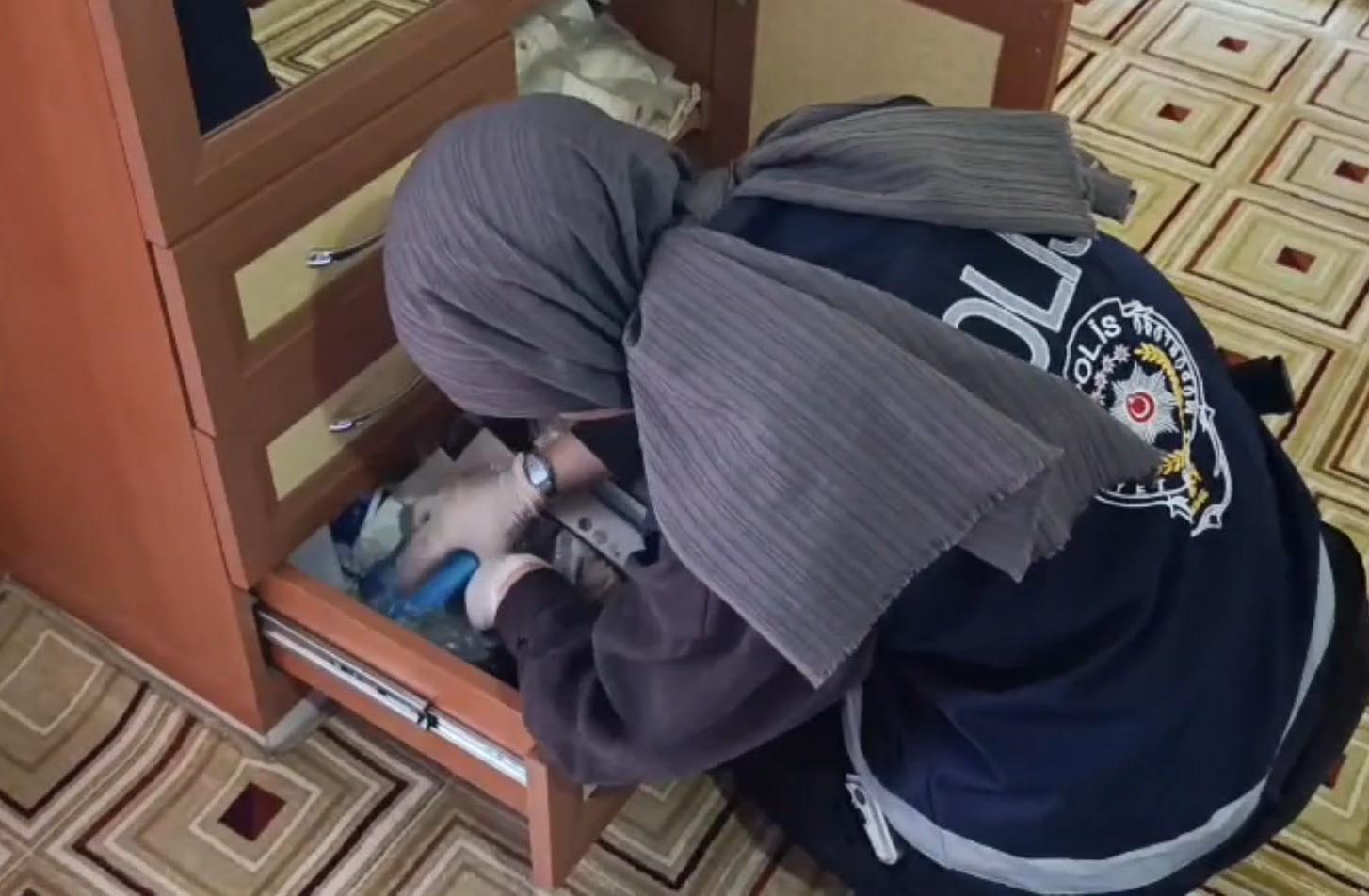 Konya Merkezli 8 İlde FETÖ Operasyonu: 21 Gözaltı