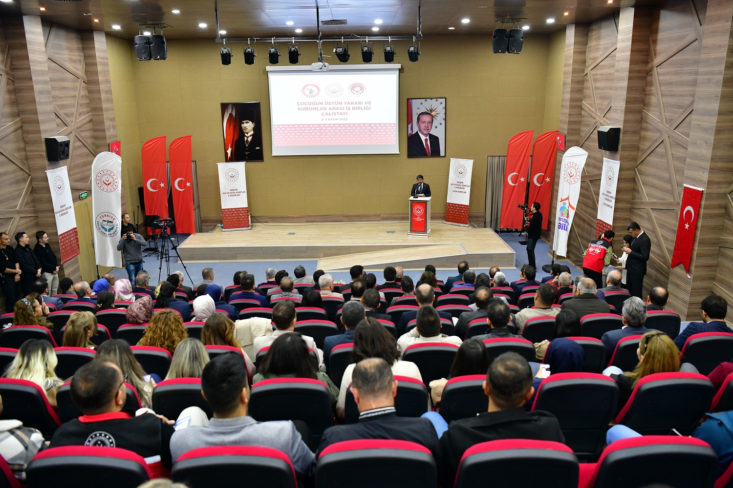 Kırşehir’de “Çocuğun Üstün Yararı ve Kurumlar Arası İş Birliği Çalıştayı” Başladı