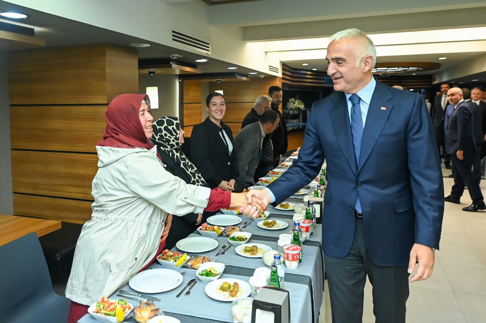 Kültür ve Turizm Bakanı Mehmet Nuri Ersoy Antalya’da AK Parti Teşkilat Mensuplarıyla Bir Araya Geldi