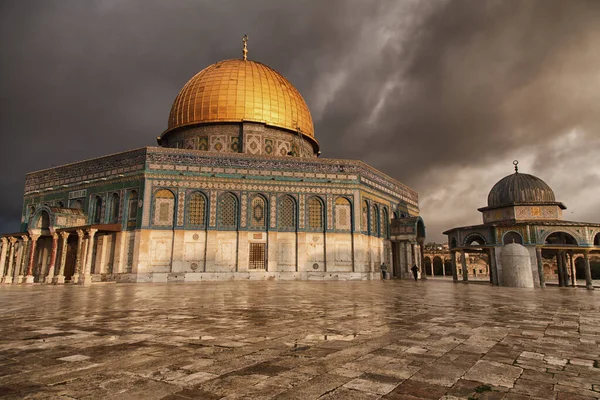 Mescid-i Aksa’da Bayram Sabahı Müdahale Gerginliği