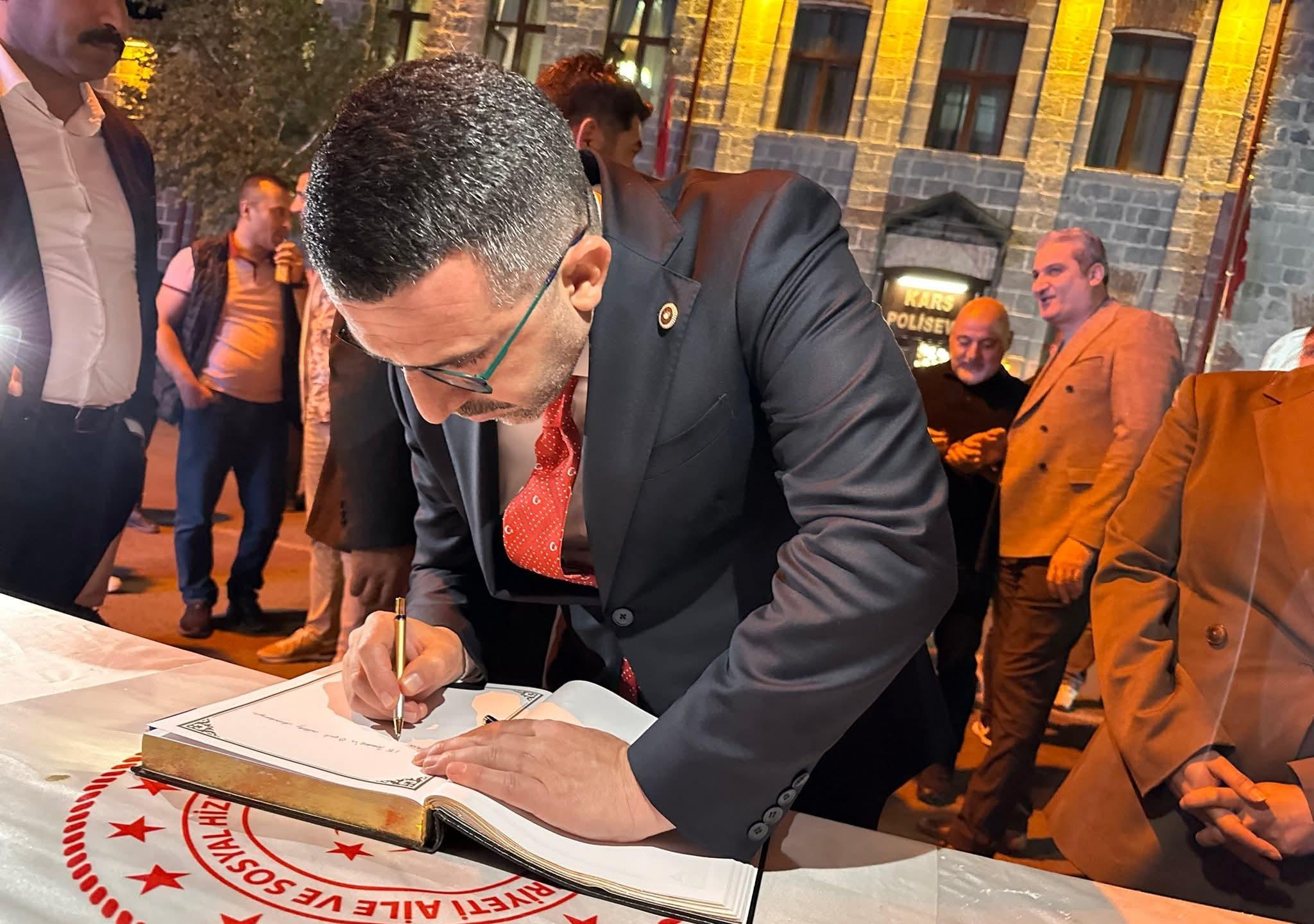 Milletvekili Adem Çalkın, 15 Temmuz Anı Defteri’ne O Geceyi Yazdı