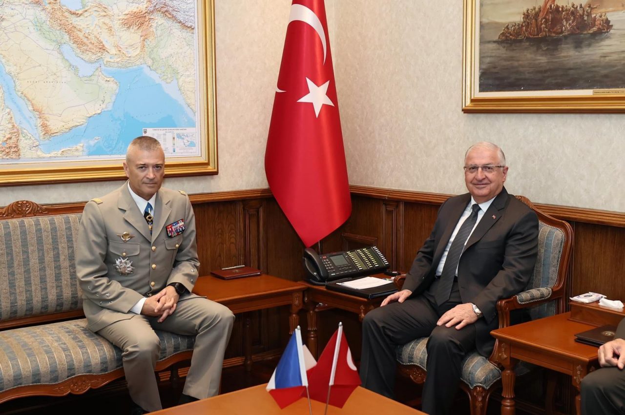 Milli Savunma Bakanı Yaşar Güler, Fransa Genelkurmay Başkanı Burkhard’ı Kabul Etti