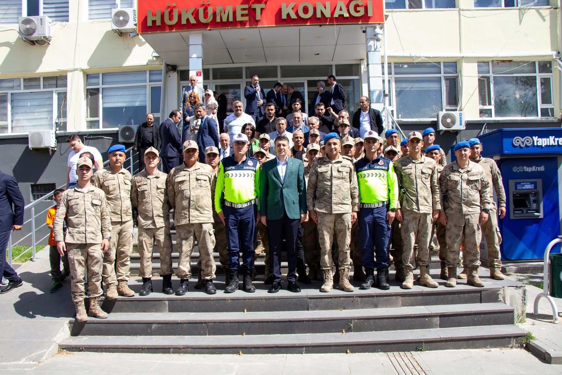 Milli Savunma Bakanlığına Atanan Çınar Kaymakamı Zikrullah Erdoğan Vatandaşlarla Vedalaştı