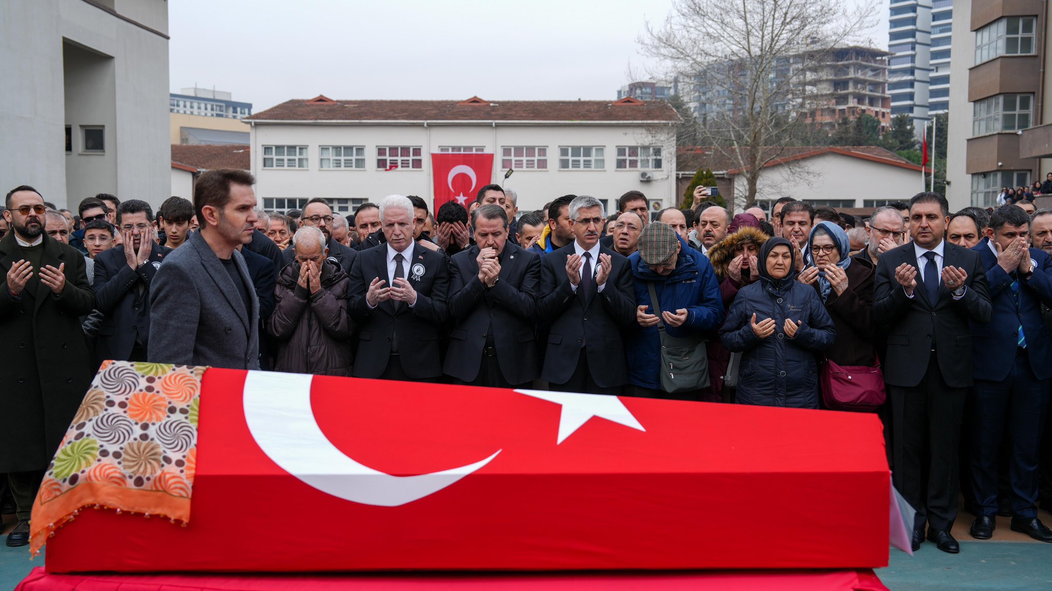 Öğretmen Fatma Nur Çelik İçin Okulunda Tören