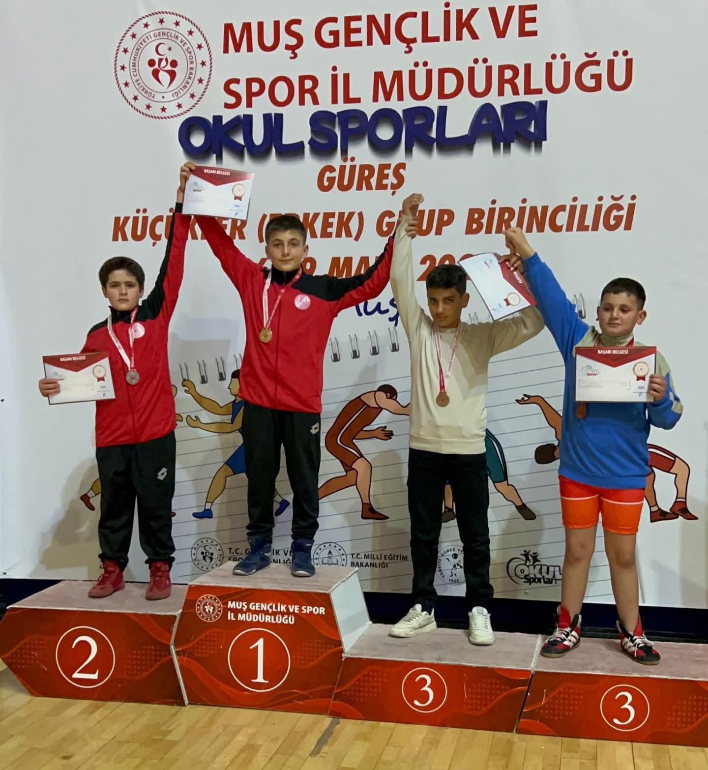 Okul Sporları Küçükler Serbest Güreş Grup Müsabakalarında Büyük Başarı