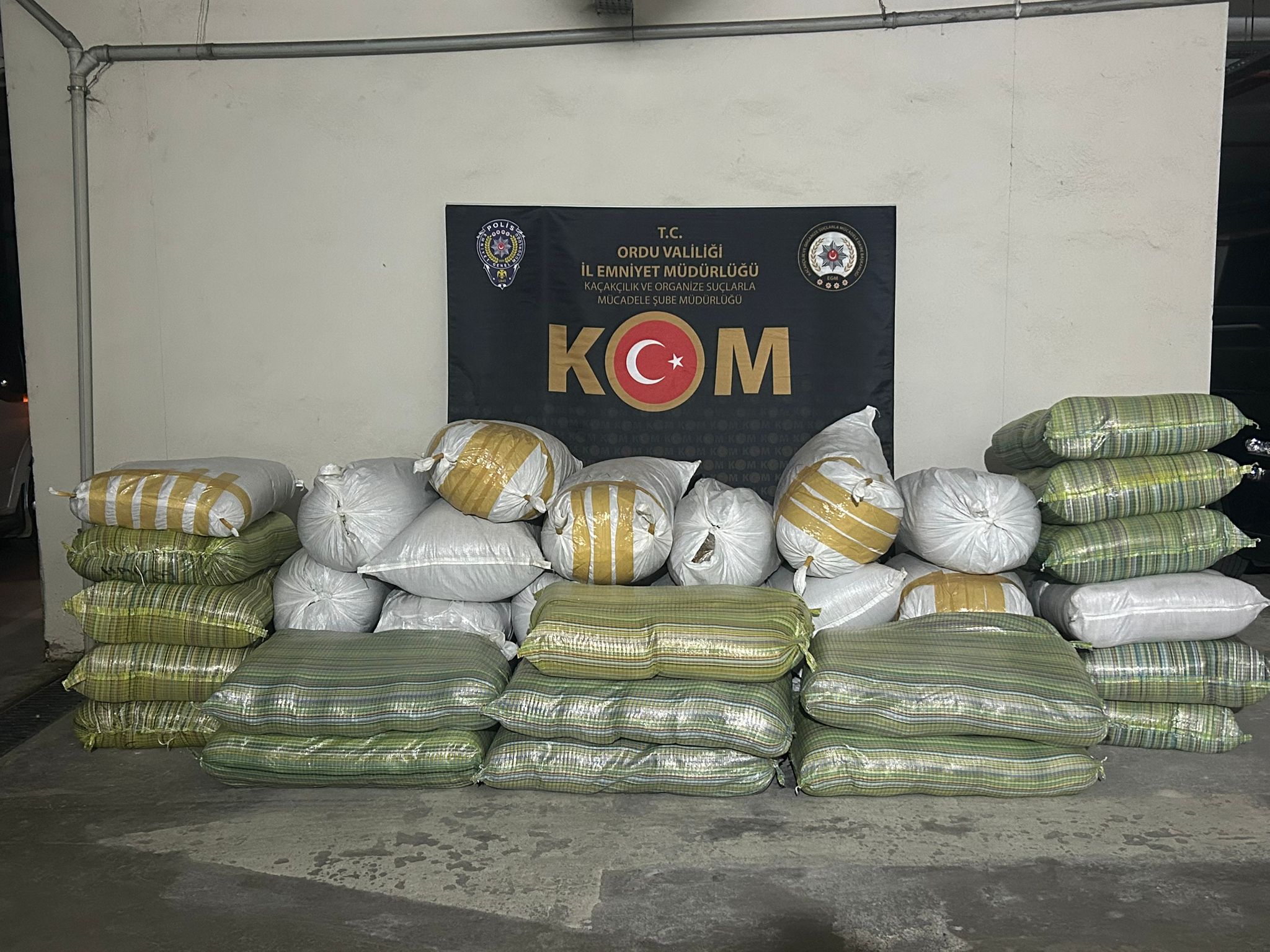 Ordu’da Kaçak Tütün Operasyonu: 100 Bin Makaron ve 1 Tondan Fazla Tütün Ele Geçirildi