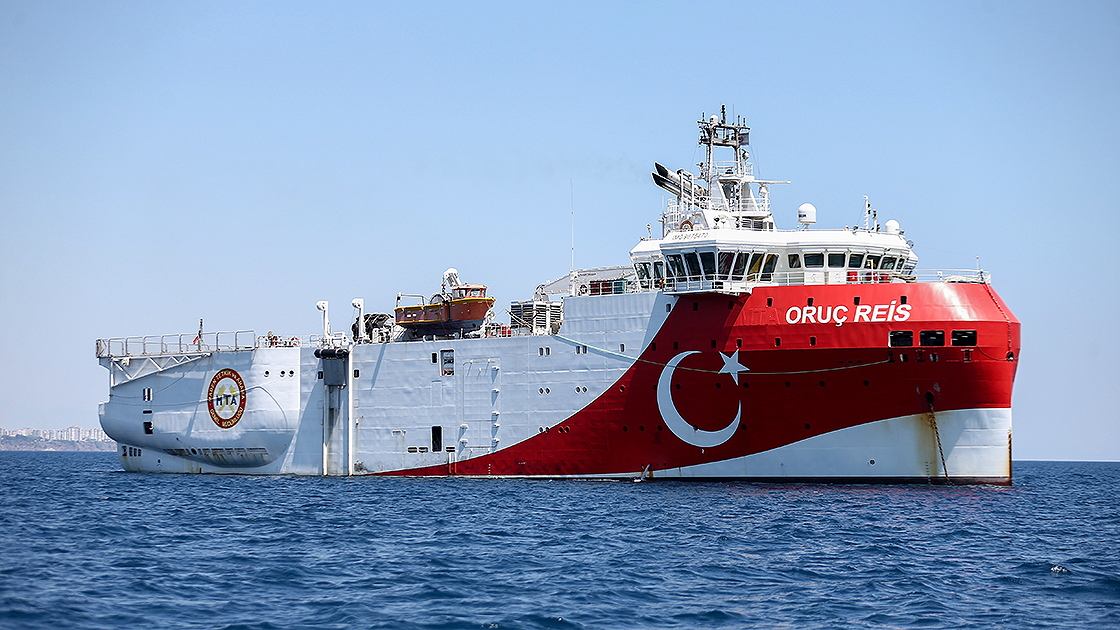 Oruç Reis, Somali Görevini Tamamlayarak Çanakkale Boğazı’ndan Geçti