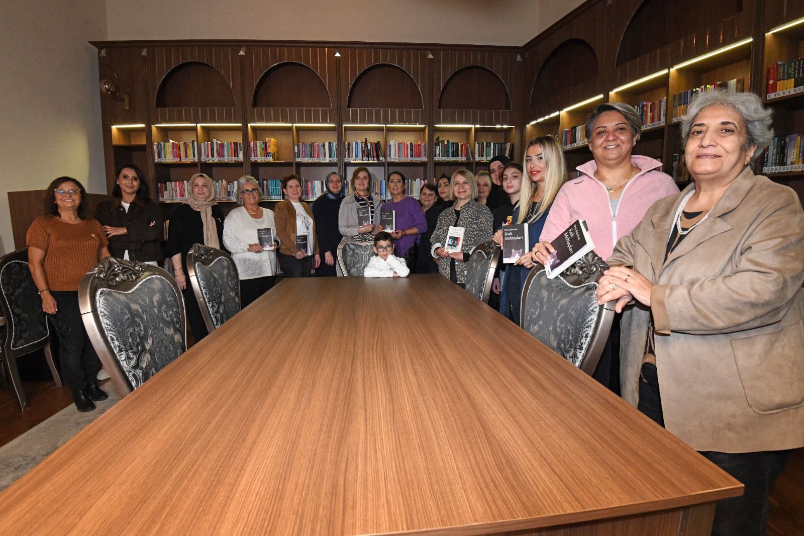 Osmangazi’de Kolektif Okuma Etkinliğinde Oya Baydar’ın ‘Kedi Mektupları’ Ele Alındı