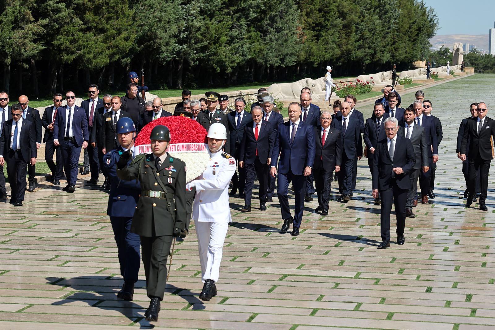 Polonya Cumhurbaşkanı Karol Nawrocki Anıtkabir’i Ziyaret Etti