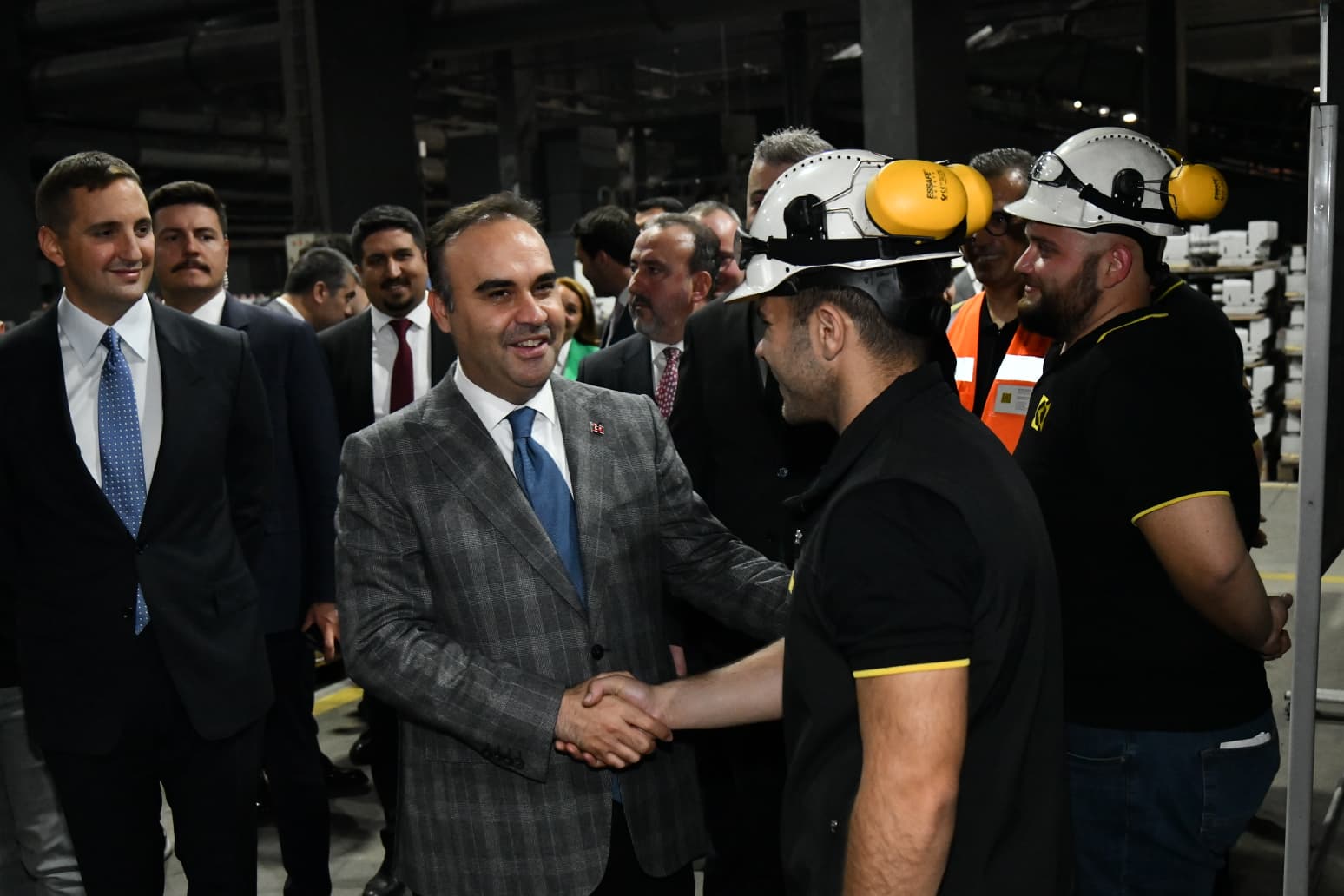 Sanayi ve Teknoloji Bakanı Kacır, Kutes Metal üretim tesislerini inceledi