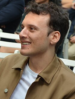 Şarkıcı Edis İstanbul Havalimanı’nda Gözaltına Alındı