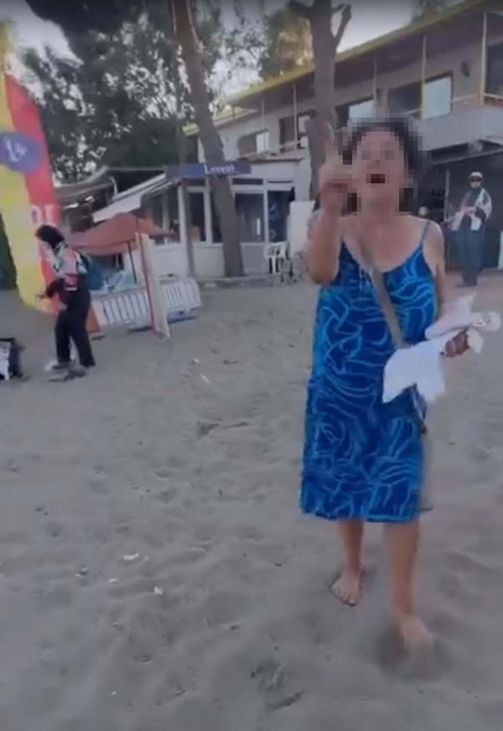 Seferihisar Plajında Şezlong Kavgası