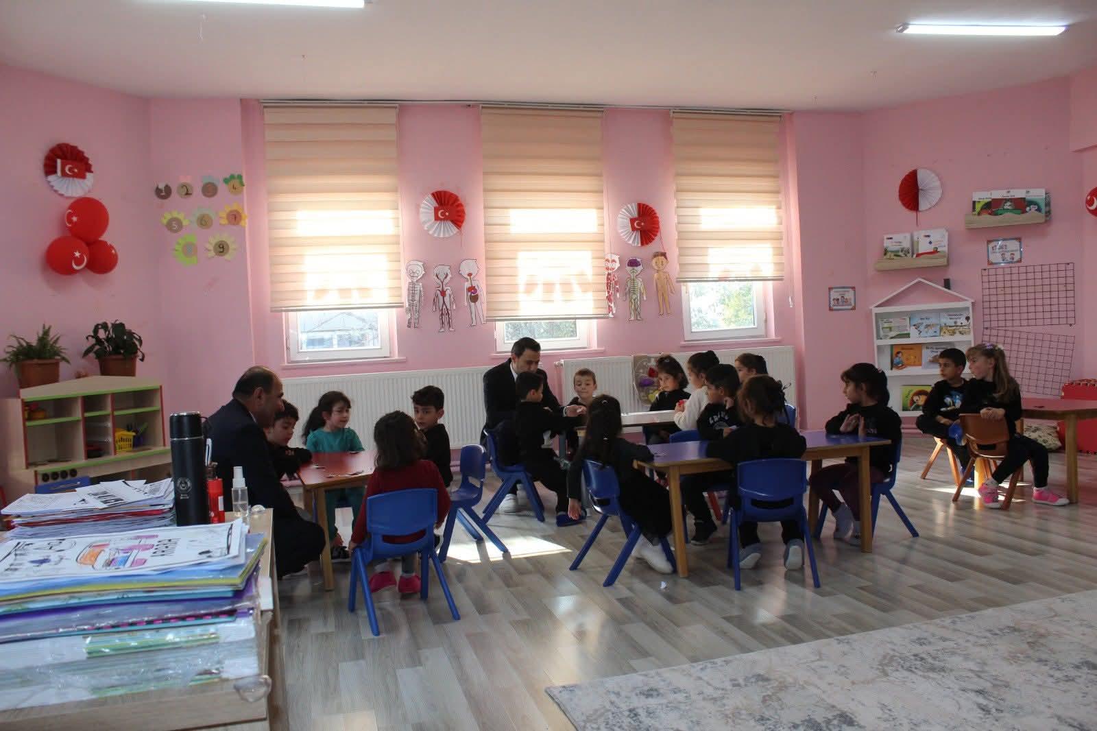 Selim Kaymakamı Mehmet Ali Semiz, Şehit Umut Gök Anaokulunu Ziyaret Etti