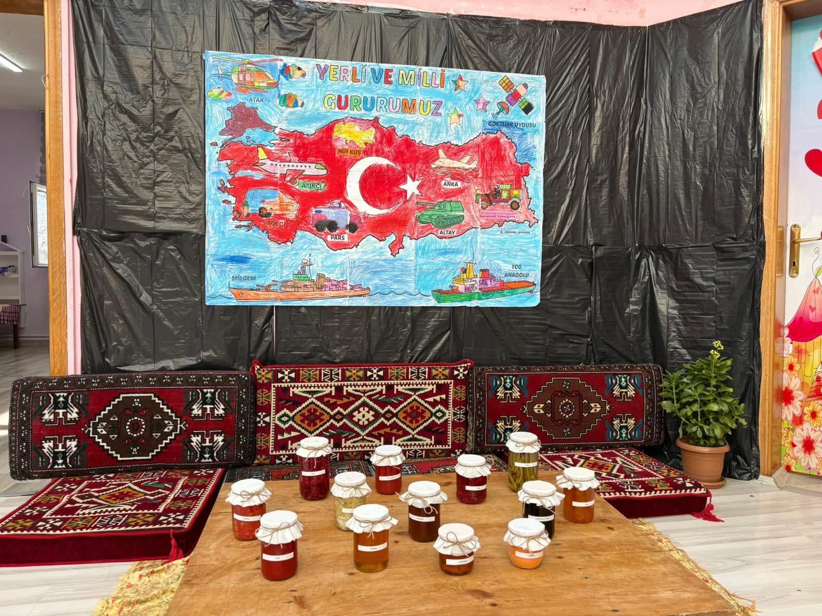 Selim’de Yerli Malı Heyecanı: Kaymakam Semiz ve Başkan Koç Miniklerle Buluştu