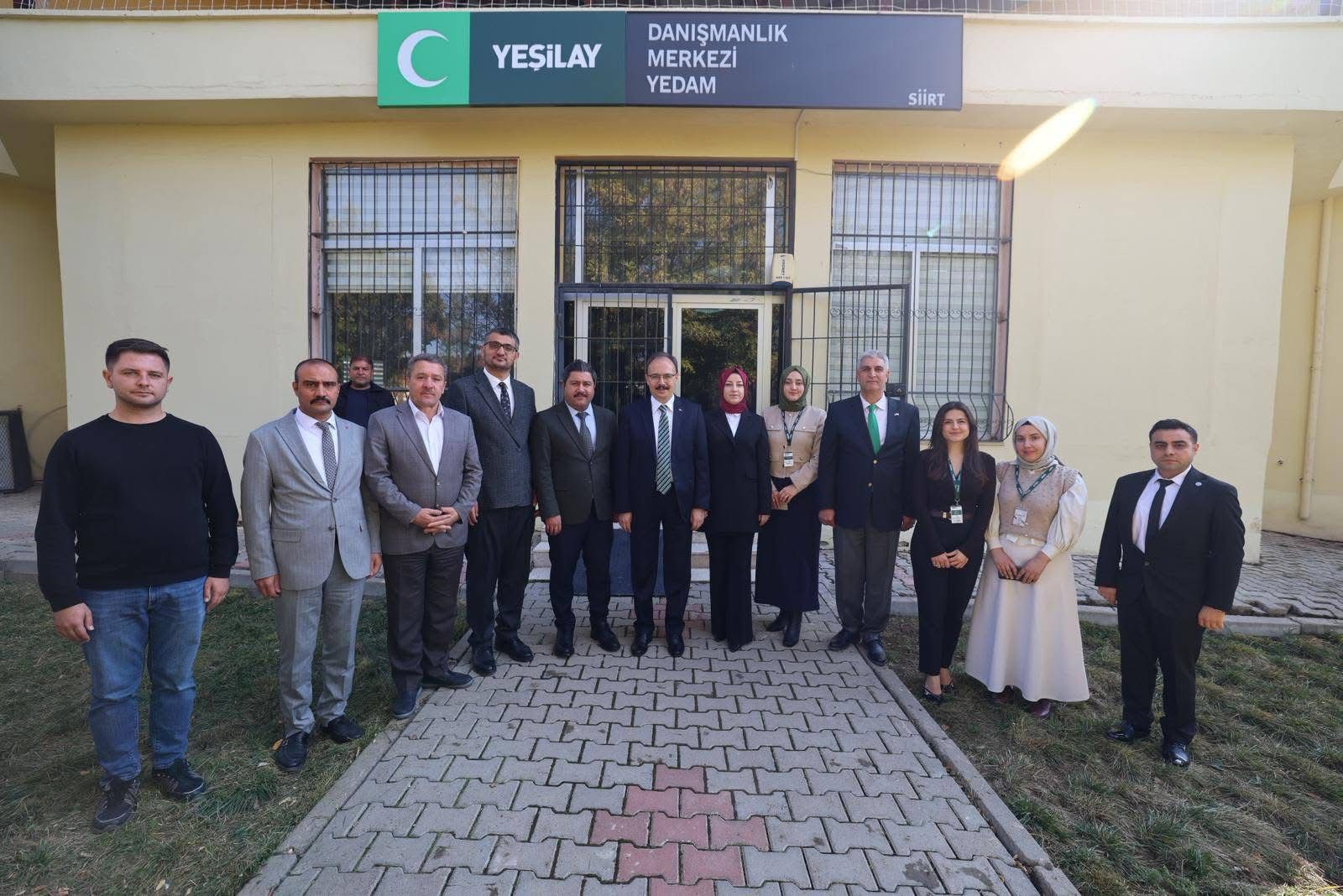 Siirt Valisi Dr. Kemal Kızılkaya ve Eşi Nurten Kızılkaya, Yeşilay YEDAM Merkezini Ziyaret Etti
