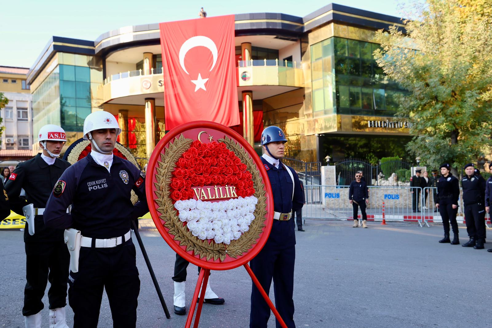 Siirt’te 10 Kasım Anma Töreni: Atatürk, Saygı ve Minnetle Anıldı