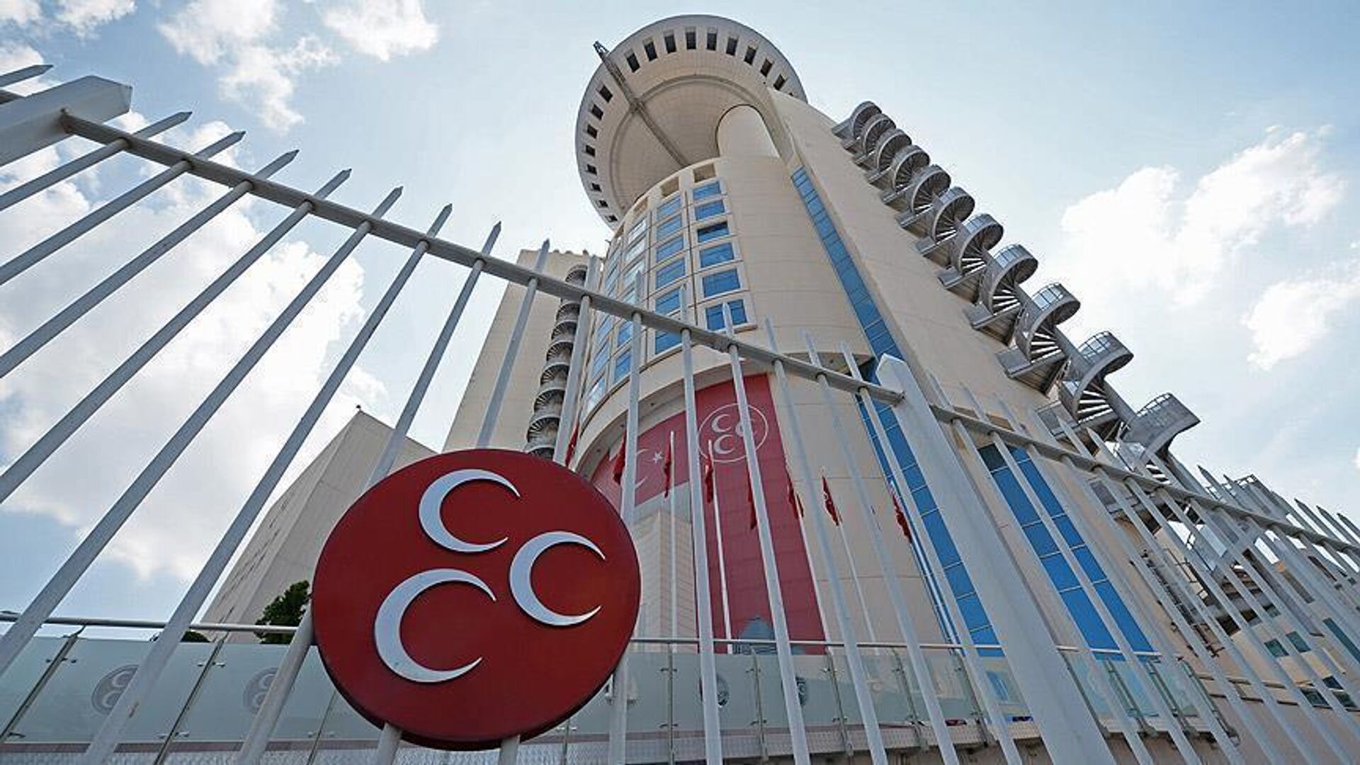 Siyasi Partilerden Bayramda ‘Terörsüz Türkiye’ Mesajı: Ortak Akıl ve Meclis Vurgusu Öne Çıktı