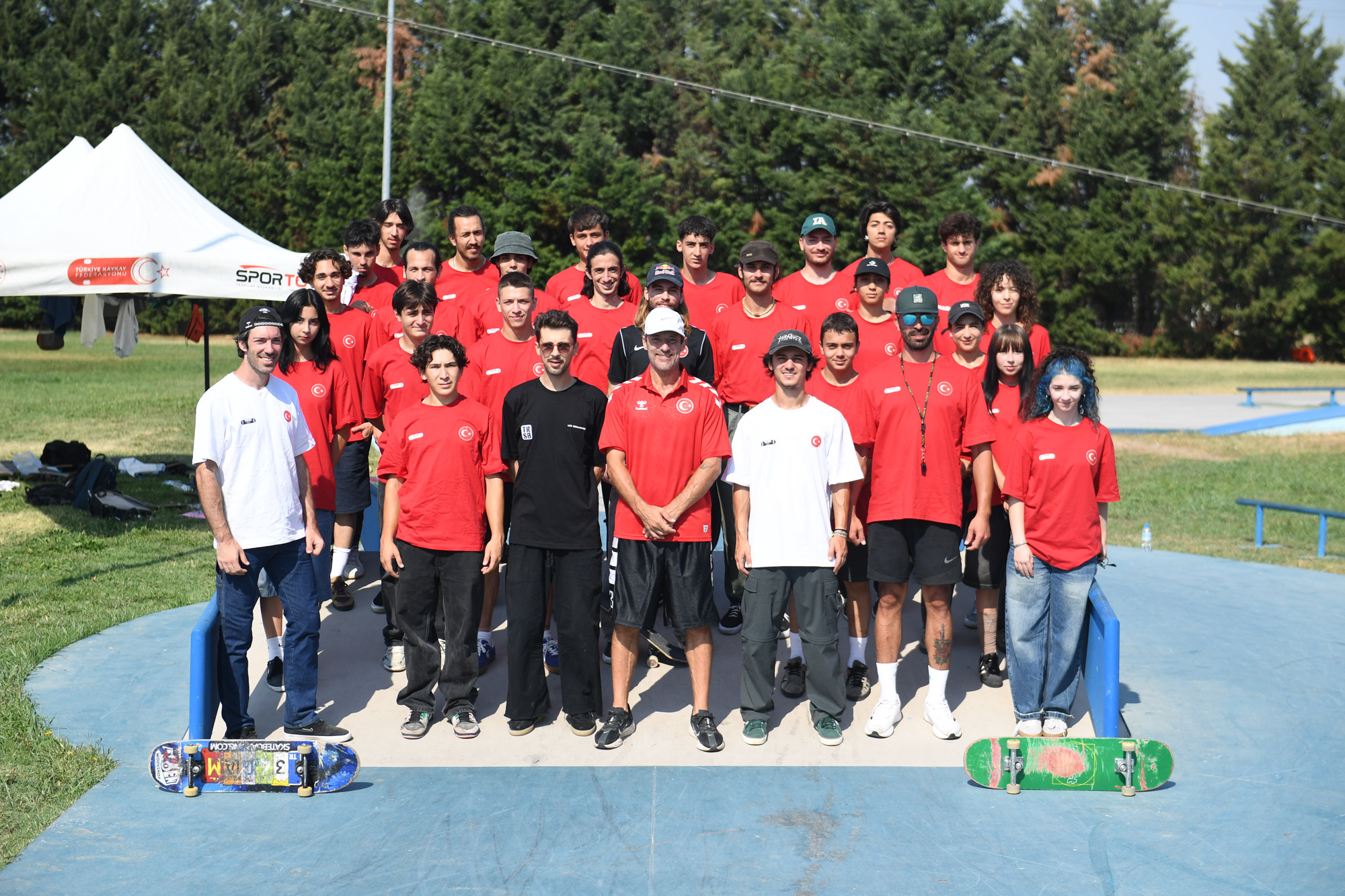 Sukaypark’ta Kaykay Heyecanı Zirve Yaptı: Milli Takım Gelişim Kampı ve Yarışma Aynı Anda