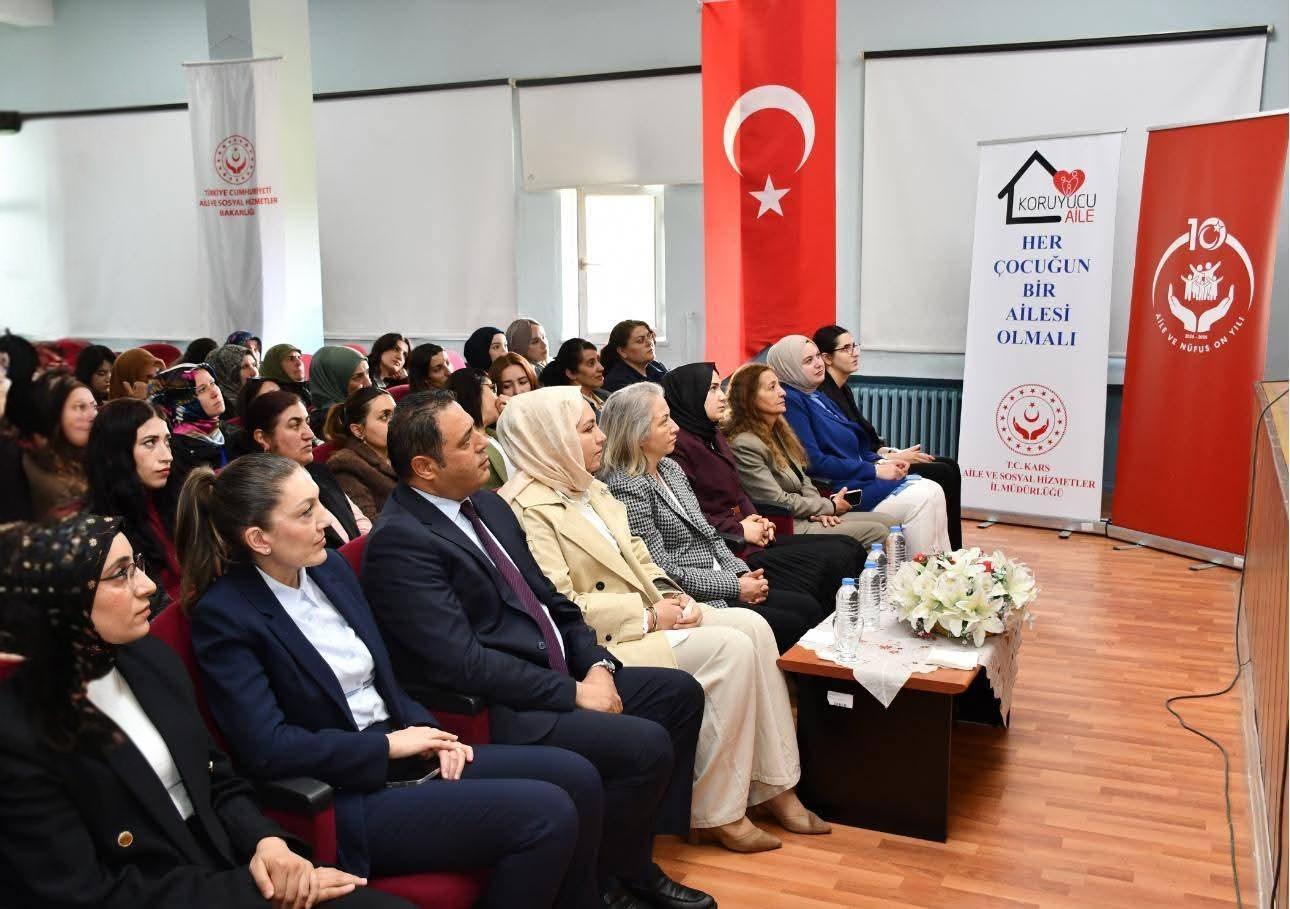 Susuz’da Koruyucu Aile Tanıtım Toplantısı Gerçekleştirildi